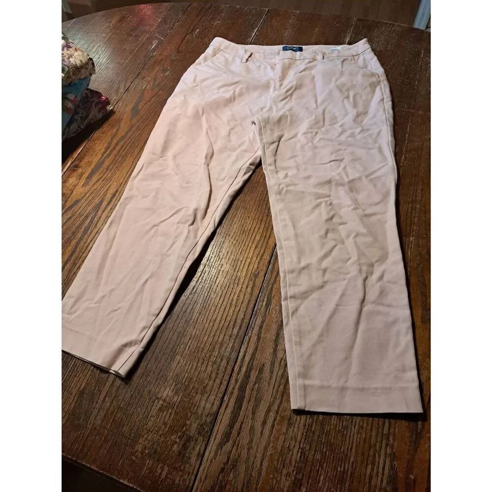 Size 10 Old Navy Pink Blushin Up Harper Cropped Ankle Capri Casual Pants
